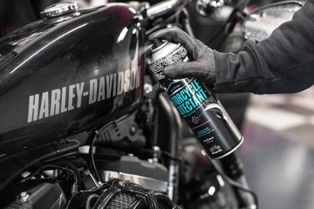 608 - Motorcycle Protectant preparat zabezpieczający każdą powierzchnię pomiędzy myciami - 400ml