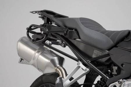 ZESTAW KUFRÓW BOCZNYCH URBAN ABS I STELAŻY SW-MOTECH YAMAHA NIKEN (18-) BLACK 2X165L