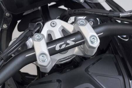 ZESTAW PODWYŻSZAJĄCY KIEROWNICĘ SW-MOTECH BMW R 1300 GS (23-)  PODWYŻSZENIE 30MM SILVER