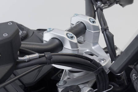 ZESTAW PODWYŻSZAJĄCY KIEROWNICĘ SW-MOTECH BMW R 1300 GS (23-)  PODWYŻSZENIE 30MM SILVER